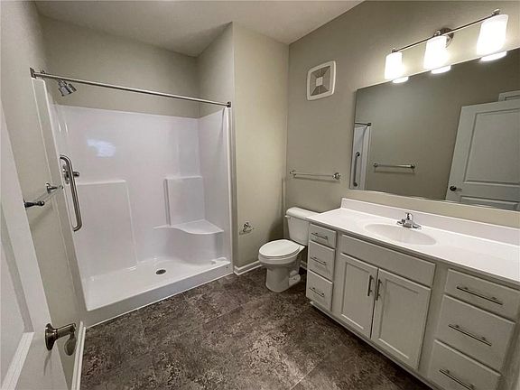 4th image of 1427 34th Ave SW #207