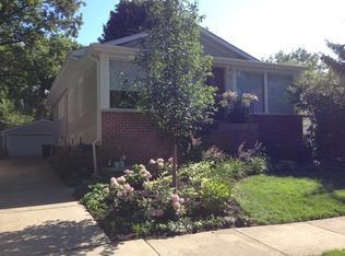 1164 Taylor Ave, Highland Park, IL 60035