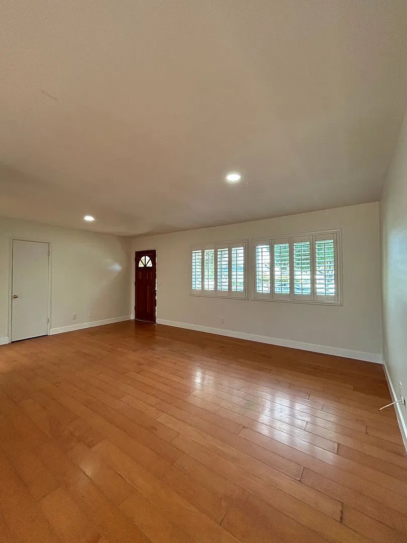 For Lease - East Ventura- Charming 3+2 Home For Rent! — Photo 4