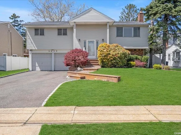2840 Len Drive, Bellmore, NY 11710