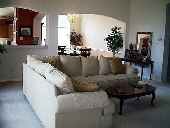 3rd image of 2702 Planetree Dr