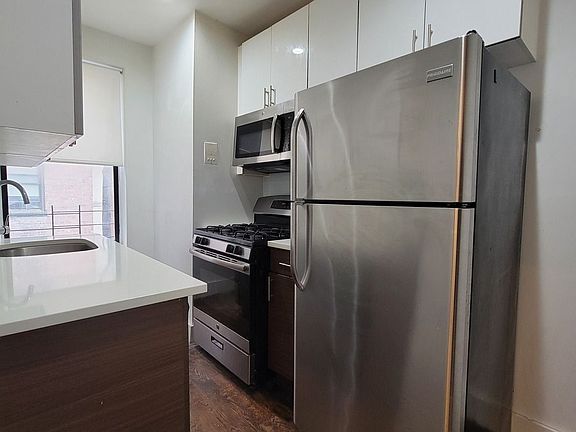 2nd image of 565 W 139th St #32B