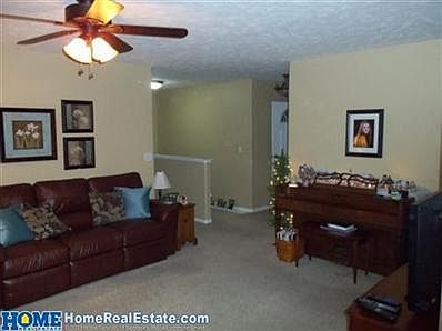 3rd image of 1017 W Welter Dr