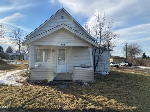 300 S 5th St, New Salem, ND 58563