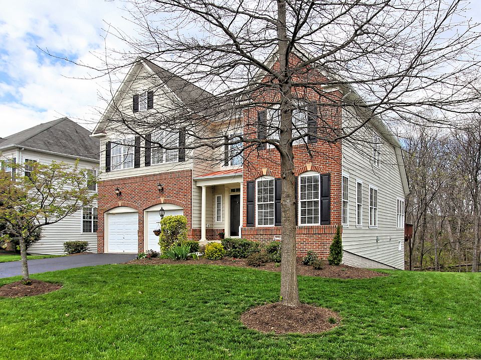 1st image of 42924 Cattail Meadows Pl