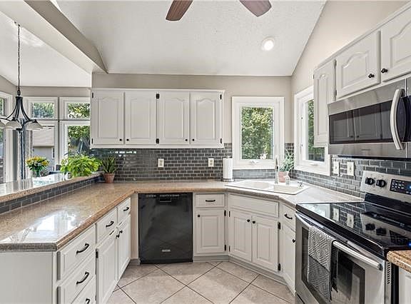 4th image of 6438 McCoy St
