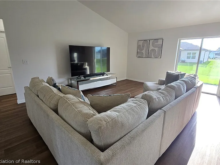 4720 San Lorenzo Dr — Photo 9