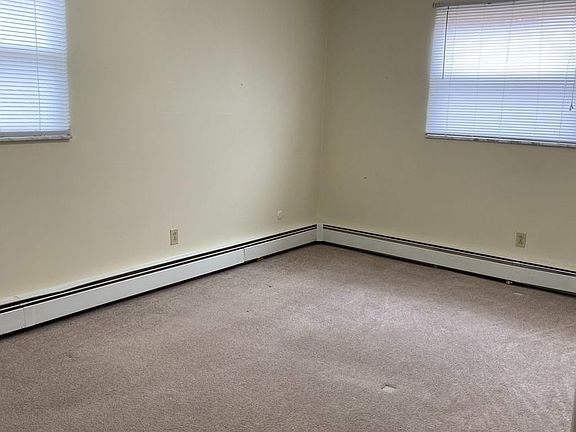 3rd image of 7145 Locust Ave #8