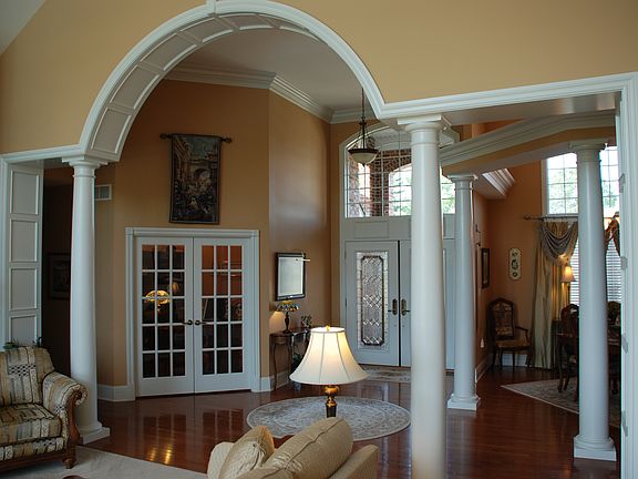 3rd image of 5313 Fox Crest Dr