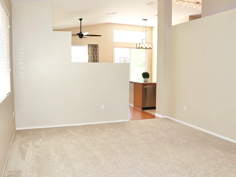 537 Farridge Dr — Photo 8