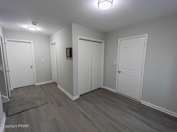 4th image of 260 Birchwood Dr