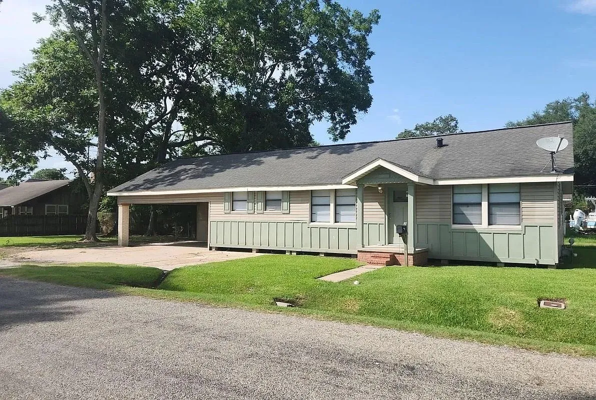 3 bed, 2.0 bath, 1274 sqft, $1,700 — Photo 1