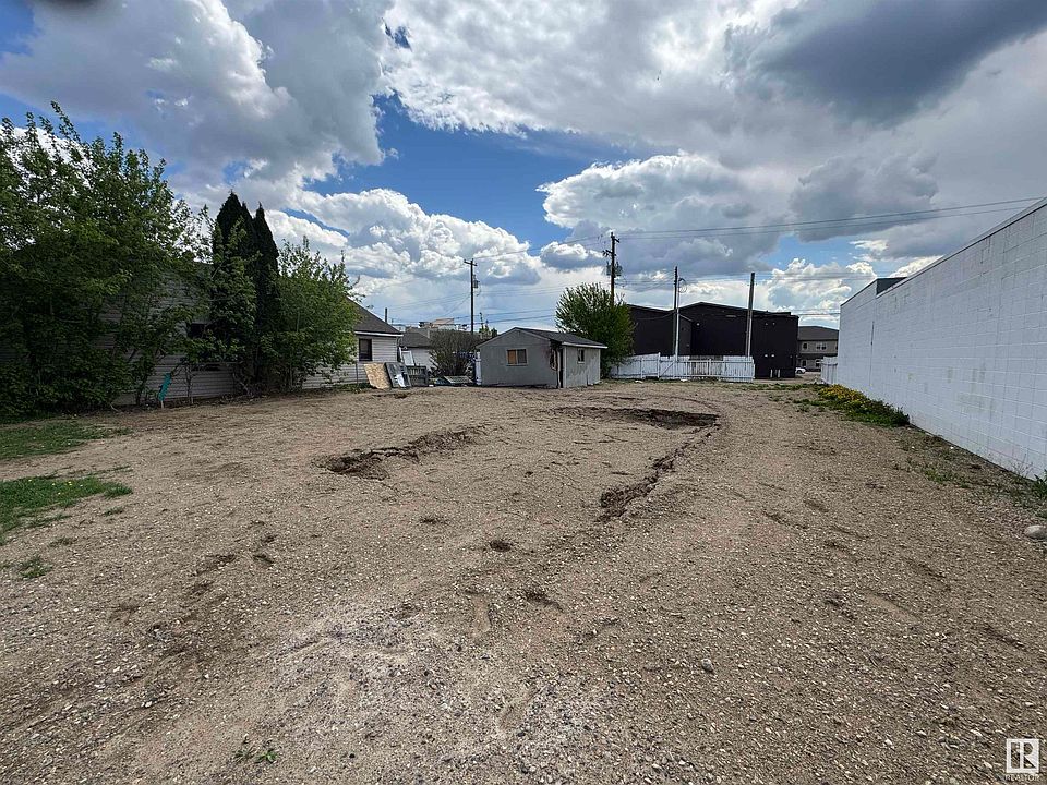 2nd image of 4925 51st Ave