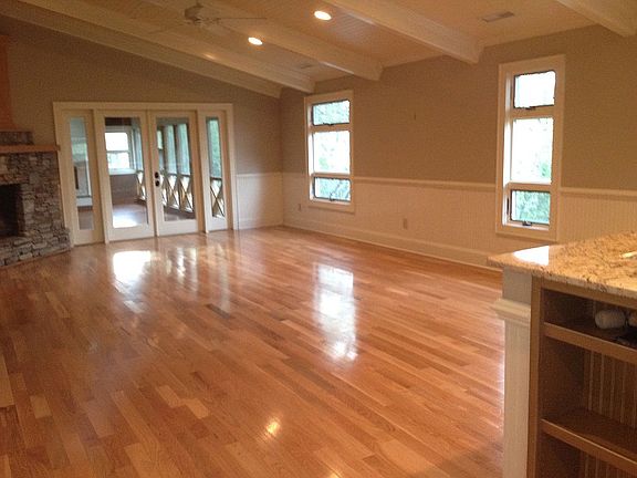 Main living room 1 of 3!