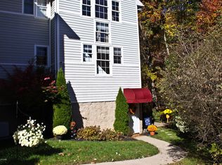 49 Allenberry Dr, Hanover Township, PA 18706