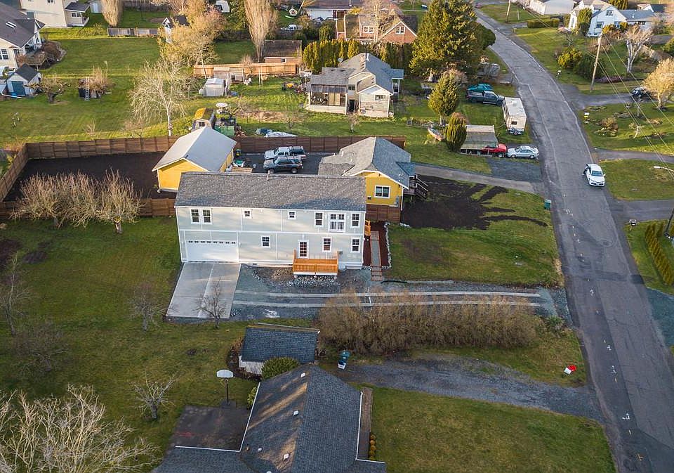 1st image of 3231 Laurelwood Ave