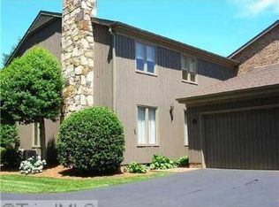 1 Folkstone Dr, Greensboro, NC 27403