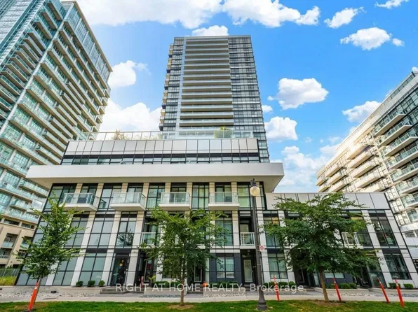 251 Manitoba St #402, Toronto, ON M8Y 0C7