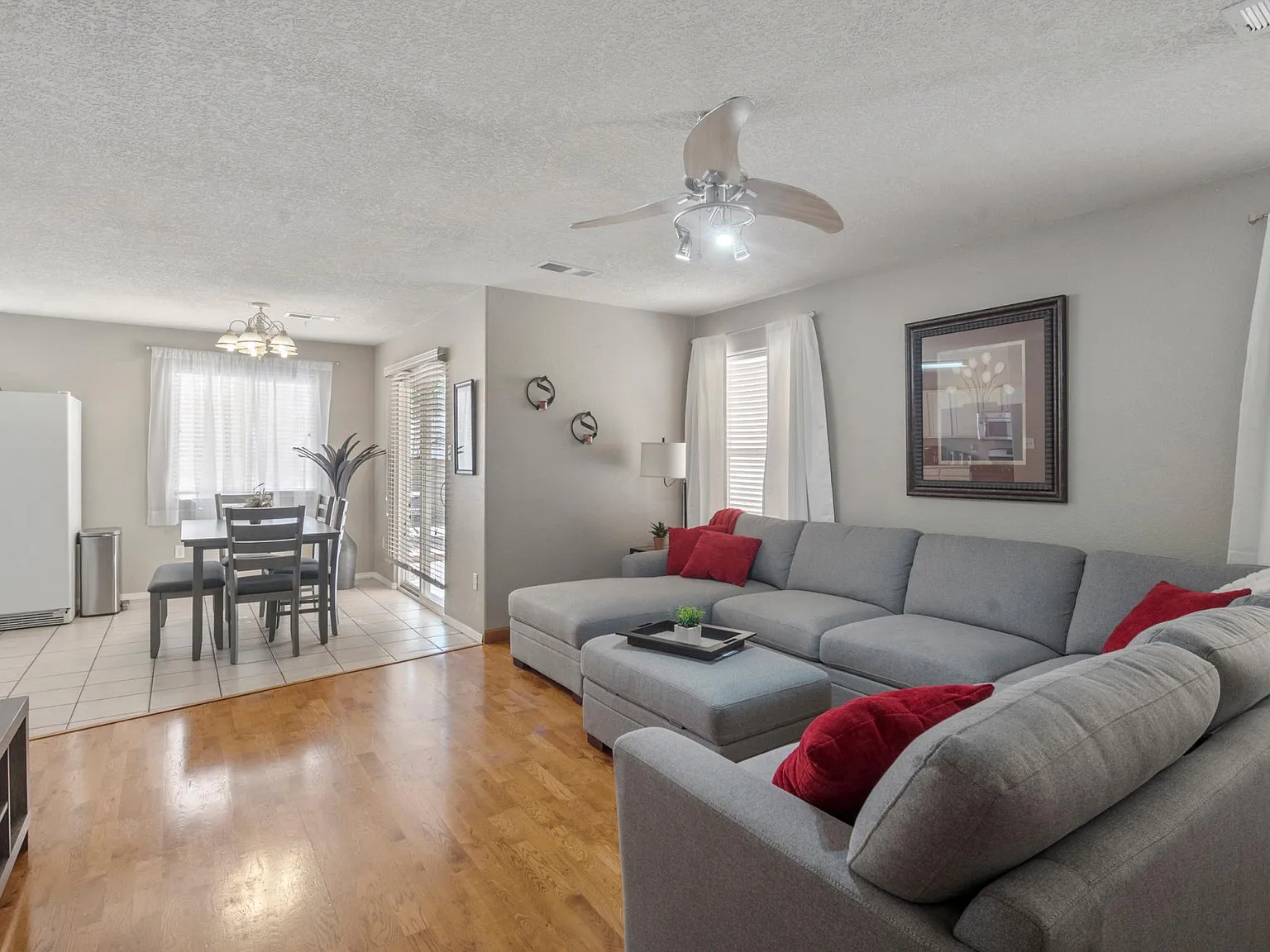 3 bed, 2.5 bath, 1600 sqft, $2,800 — Photo 1