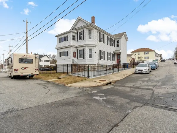 228 Bayview St, Fall River, MA 02724