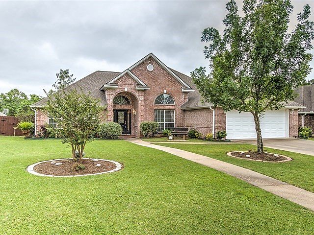 1st image of 104 Honeysuckle Ct