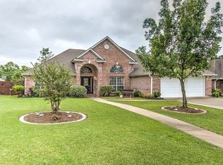104 Honeysuckle Ct, Lufkin, TX 75904