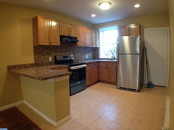 4th image of 5928 Larchwood Ave