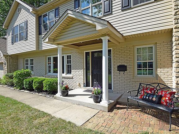 2nd image of 9805 Tollgate Ln