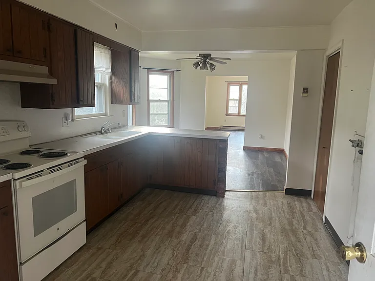 1311 Gravel Pond Rd — Photo 3