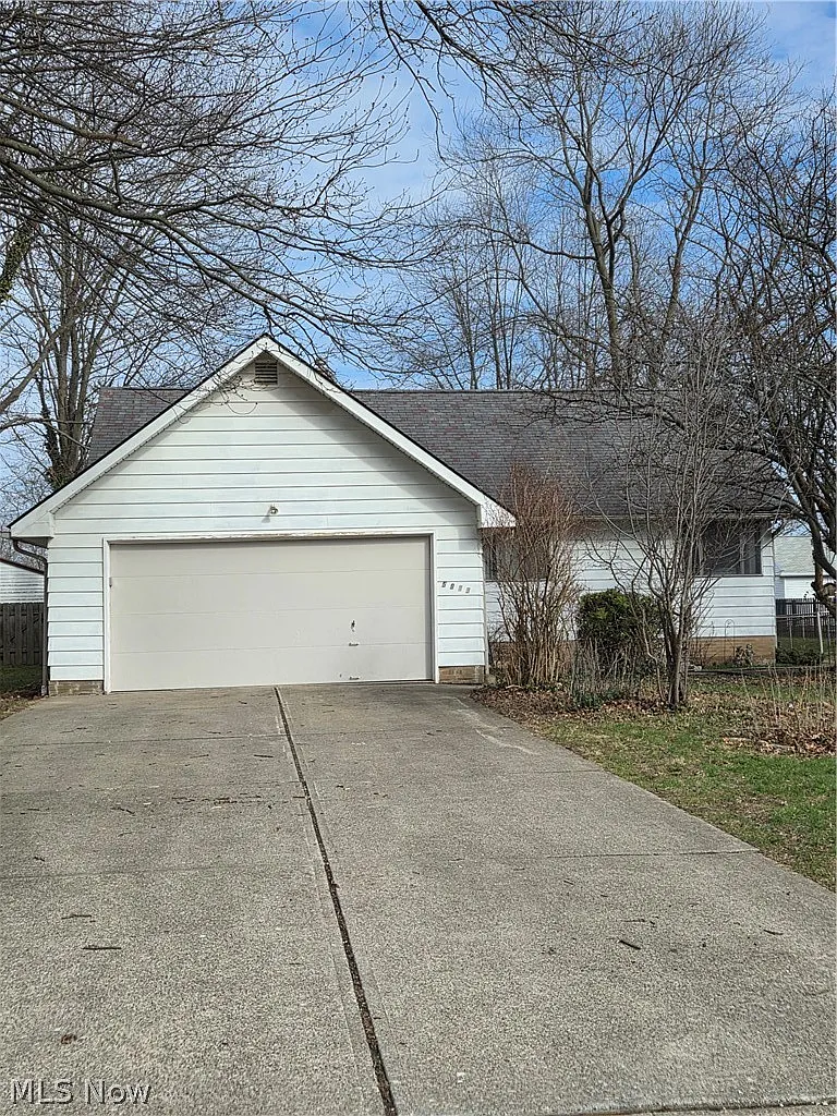 5933 Decker Rd photo 1