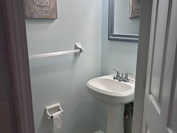 4th image of 1712 2nd St N #2