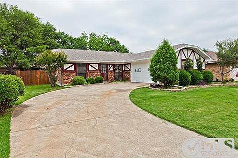 2nd image of 2129 Southmoor Dr