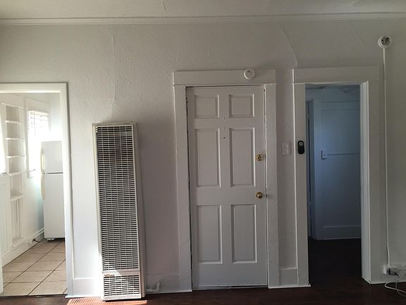 3rd image of 617 Lime Ave APT B