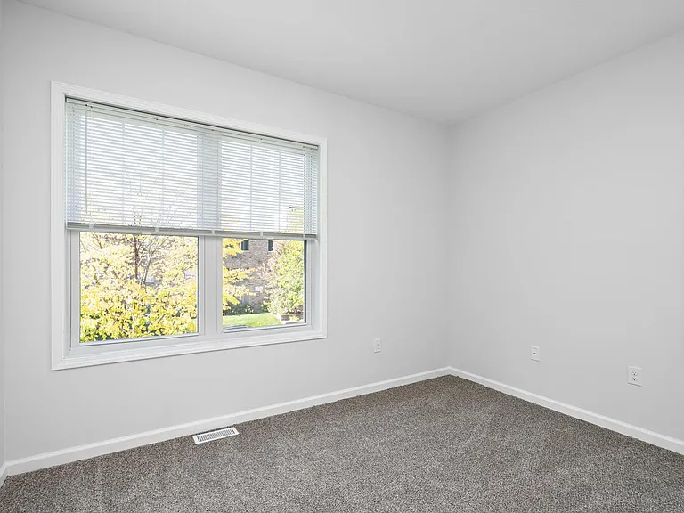 2109 Aldrich — Photo 9