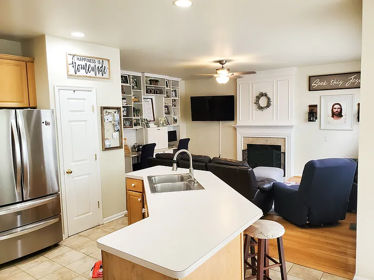 Kitchen & Family area