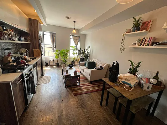 Rented by Delmark Realty LLC | media 14