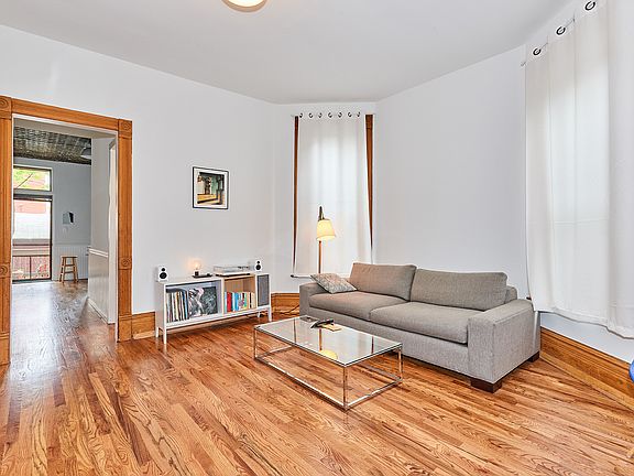 4th image of 1119 N Hoyne Ave