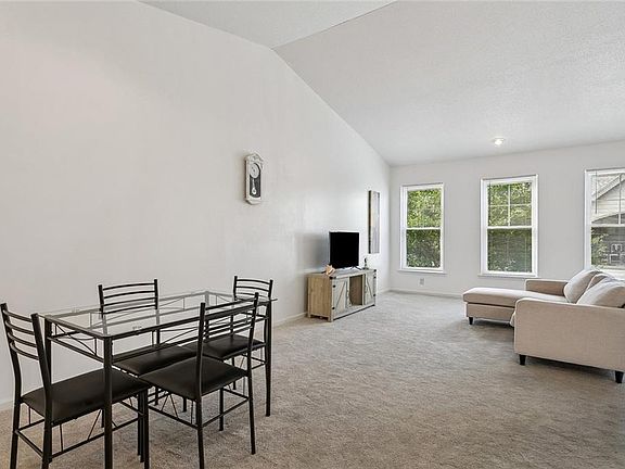 3rd image of 350 Emerald Forest Blvd APT 19202