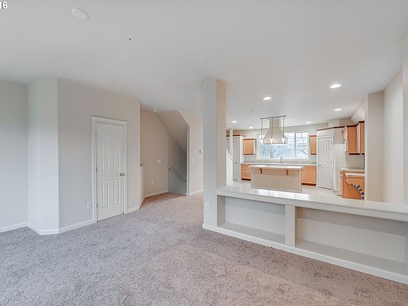 3rd image of 2202 NE 141st Way