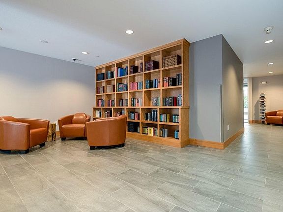 3rd image of 11004 NE 11th St APT 403
