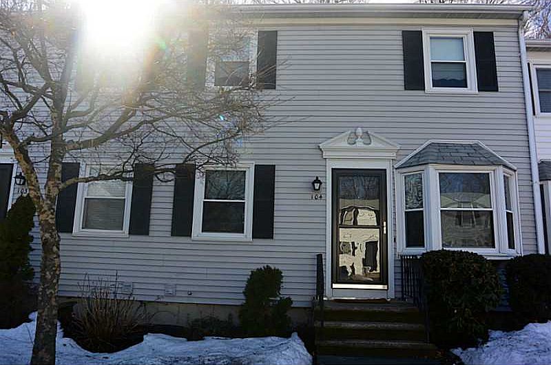 1st image of 104 Woodhaven Ct