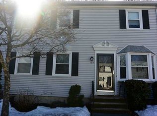 104 Woodhaven Ct, Cranston, RI 02920