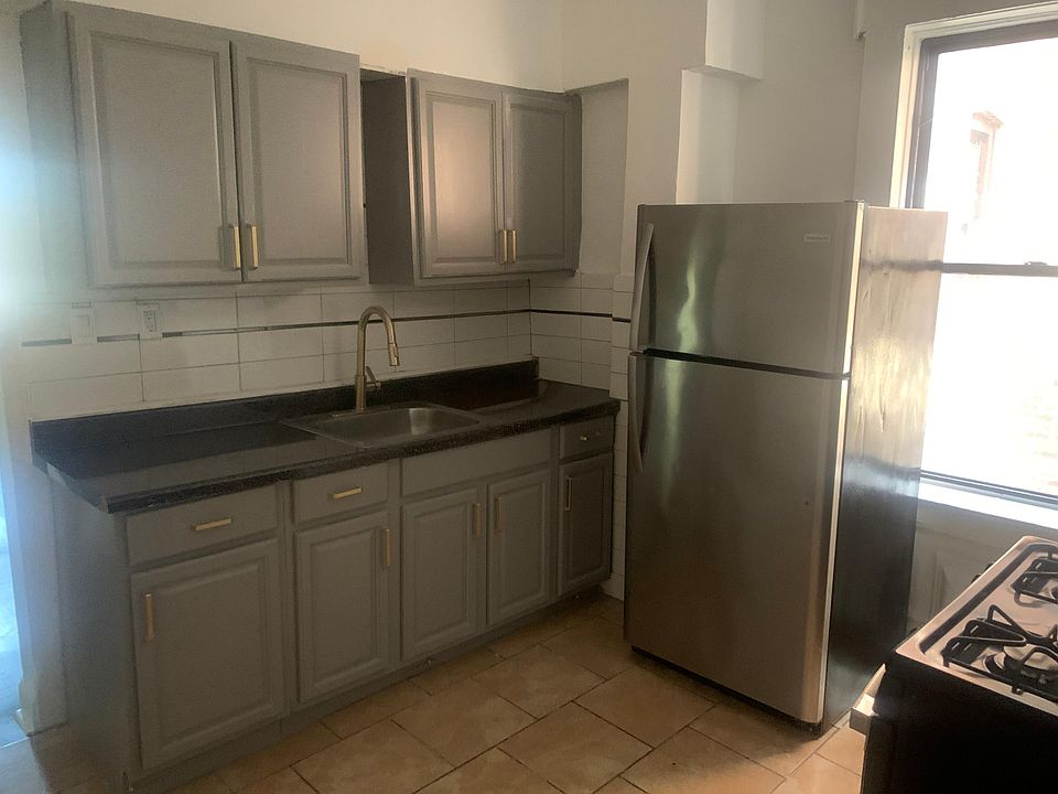1st image of 482 Summer Ave #205-A