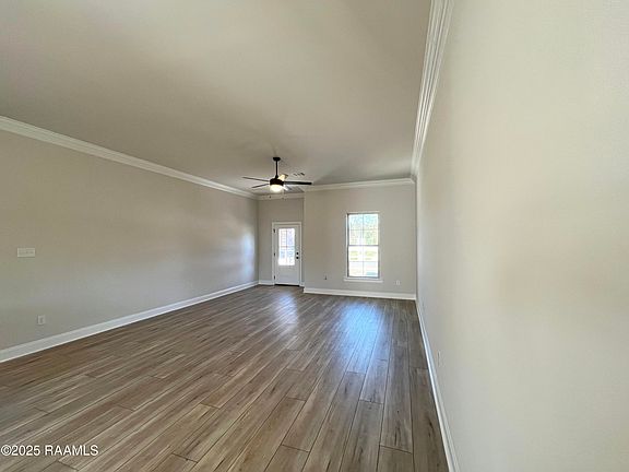 4th image of 111 Oak Haven Dr