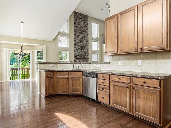 2nd image of 3349 Winding Woods Dr