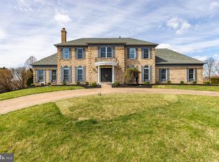 10 Foxview Cir, Hockessin, DE 19707