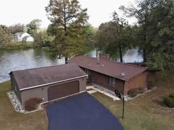 631 Community Beach Rd, Centralia, IL 62801