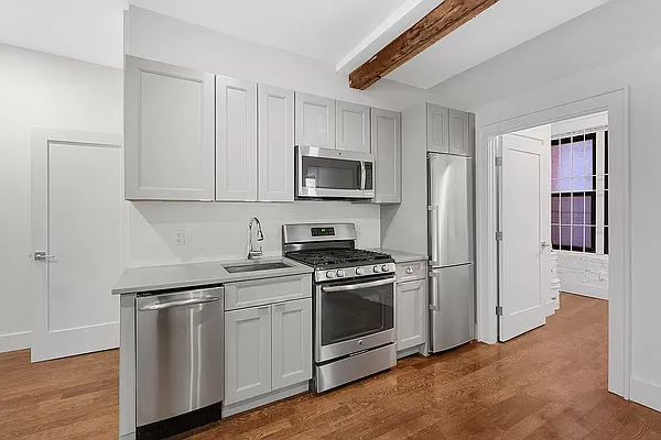 Rented by REAL New York | media 3