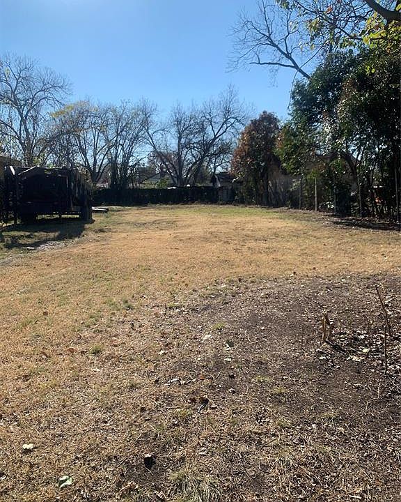 2nd image of 448 W Yarmouth St Lot 8