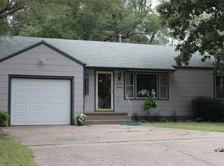 514 Harvey St, Halstead, KS 67056